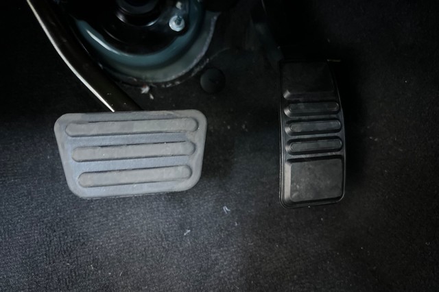 Ford Mustang Vehicle Full-screen Gallery Image 30