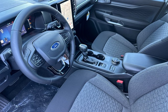 Ford Ranger Vehicle Full-screen Gallery Image 09