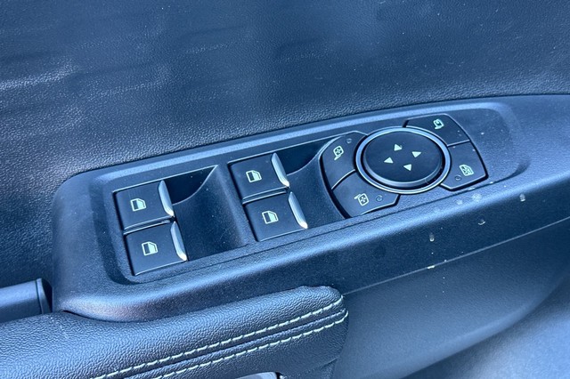 Ford Ranger Vehicle Full-screen Gallery Image 11