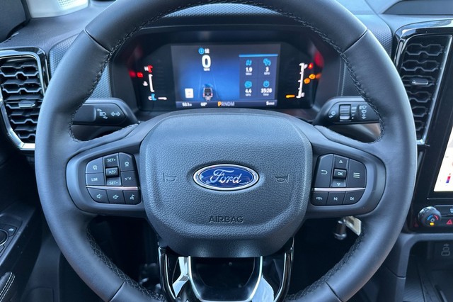 Ford Ranger Vehicle Full-screen Gallery Image 24