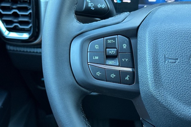 Ford Ranger Vehicle Full-screen Gallery Image 25