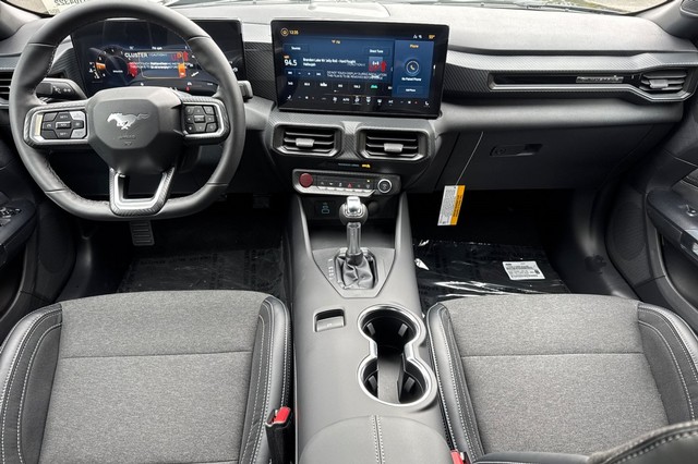 Ford Mustang Vehicle Full-screen Gallery Image 14