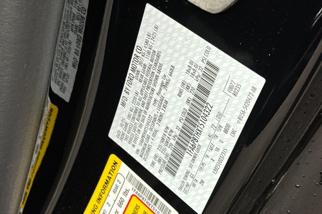 Ford Mustang Vehicle Full-screen Gallery Image 30