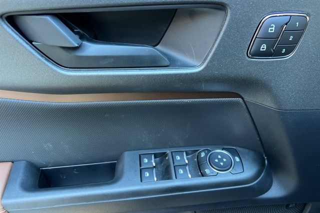 Ford Bronco Sport Vehicle Full-screen Gallery Image 10