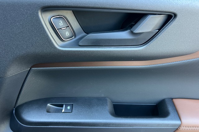 Ford Bronco Sport Vehicle Full-screen Gallery Image 19