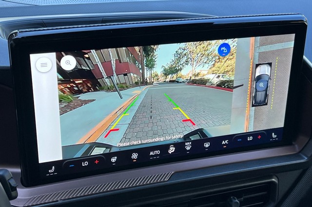 Ford Bronco Sport Vehicle Full-screen Gallery Image 23