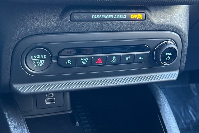 Ford Bronco Sport Vehicle Full-screen Gallery Image 24