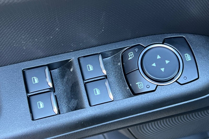 Ford Bronco Sport Vehicle Full-screen Gallery Image 11