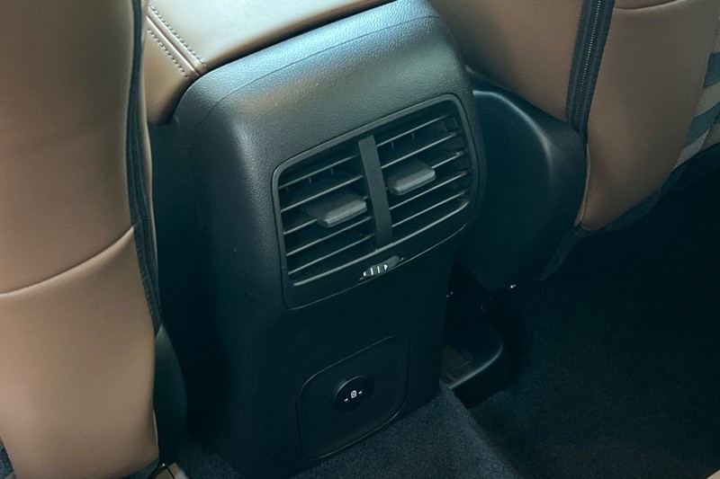 Ford Bronco Sport Vehicle Full-screen Gallery Image 13