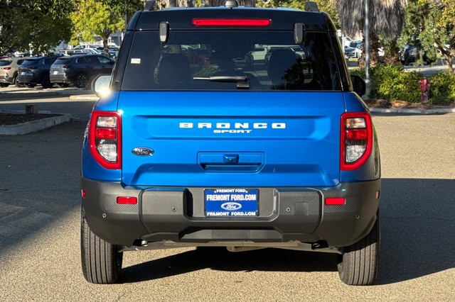 Ford Bronco Sport Vehicle Full-screen Gallery Image 04