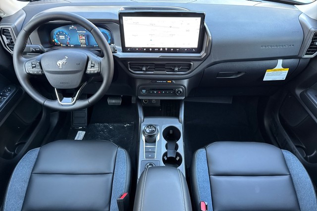 Ford Bronco Sport Vehicle Full-screen Gallery Image 14