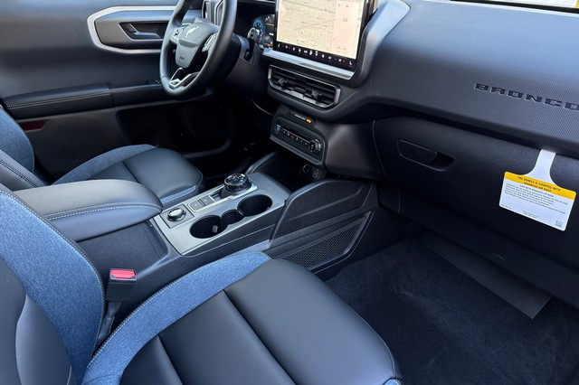 Ford Bronco Sport Vehicle Full-screen Gallery Image 17