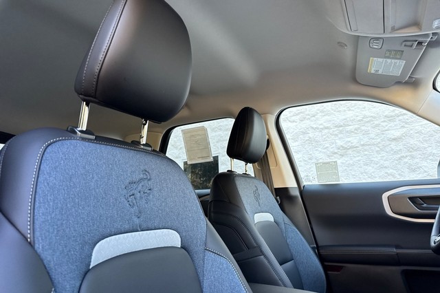 Ford Bronco Sport Vehicle Full-screen Gallery Image 18