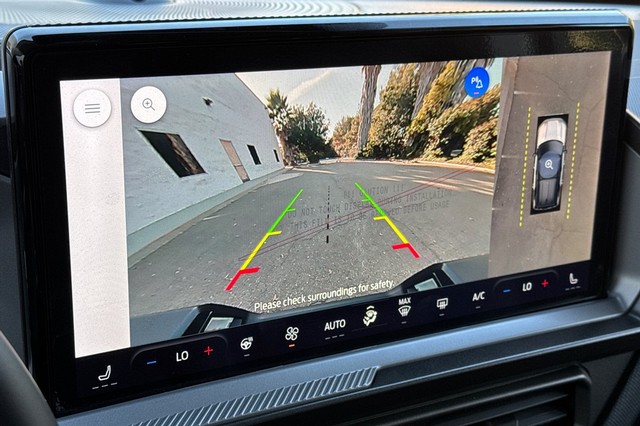 Ford Bronco Sport Vehicle Full-screen Gallery Image 23