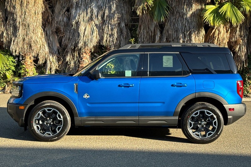 Ford Bronco Sport Vehicle Full-screen Gallery Image 06