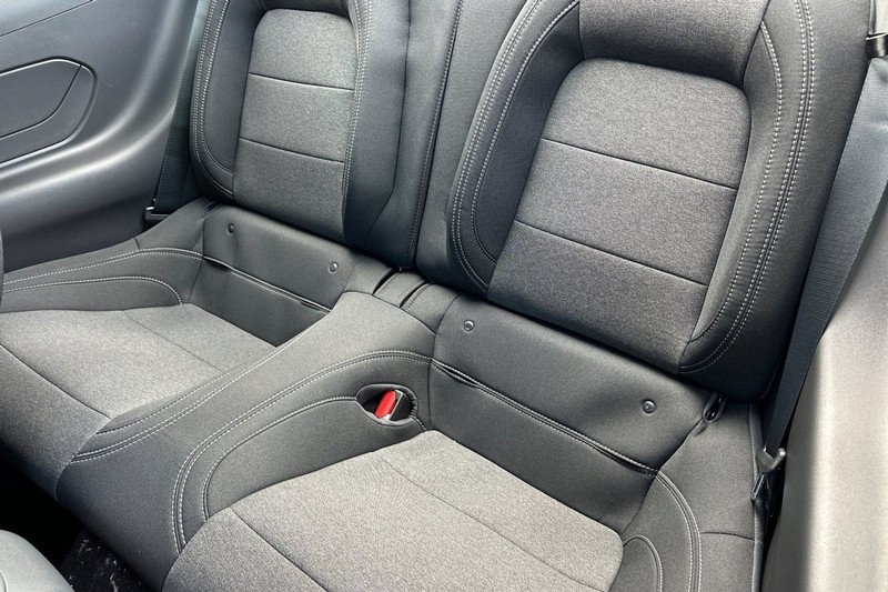 Ford Mustang Vehicle Full-screen Gallery Image 12