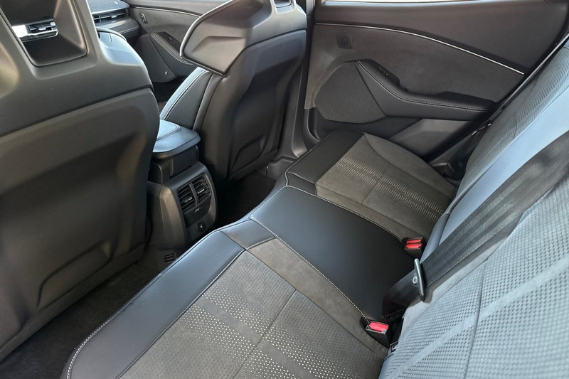 Ford Mustang Mach-E Vehicle Full-screen Gallery Image 12