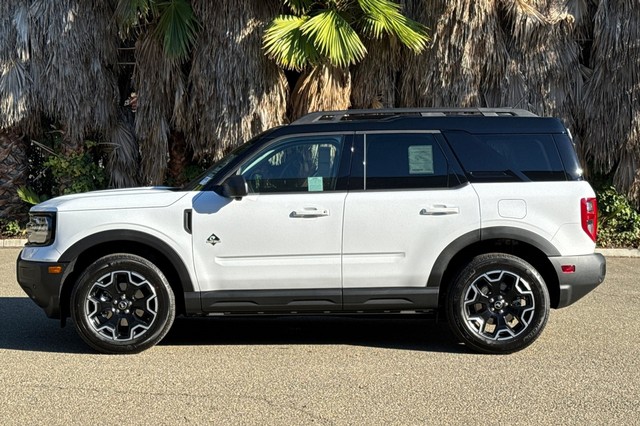 Ford Bronco Sport Vehicle Full-screen Gallery Image 06