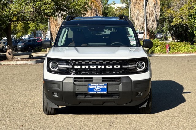 Ford Bronco Sport Vehicle Full-screen Gallery Image 08