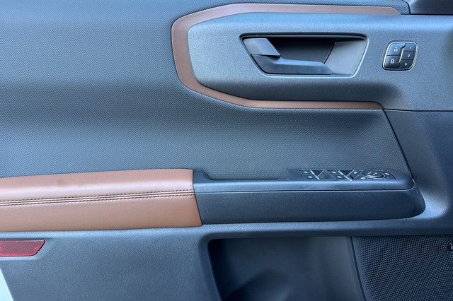 Ford Bronco Sport Vehicle Full-screen Gallery Image 10