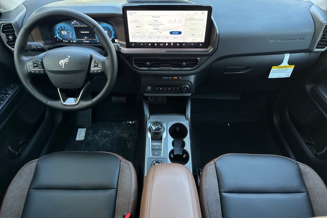 Ford Bronco Sport Vehicle Full-screen Gallery Image 14