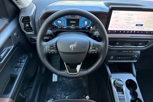 Ford Bronco Sport Vehicle Full-screen Gallery Image 15