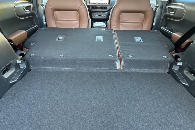 Ford Bronco Sport Vehicle Full-screen Gallery Image 16