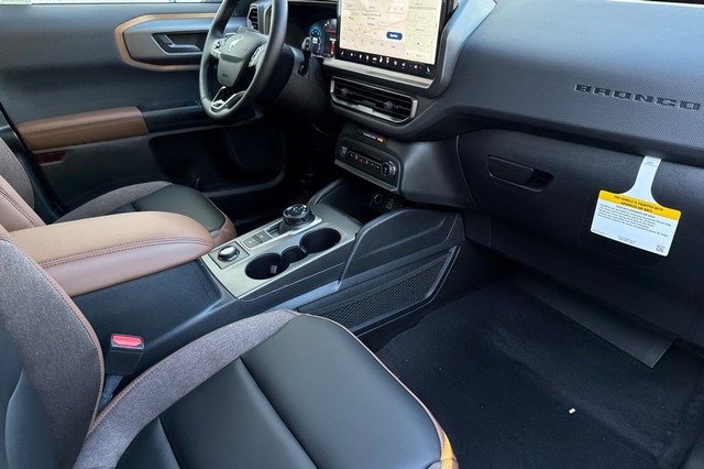 Ford Bronco Sport Vehicle Full-screen Gallery Image 17