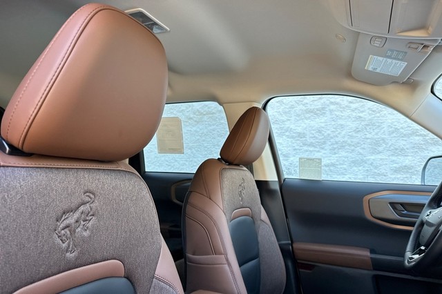 Ford Bronco Sport Vehicle Full-screen Gallery Image 18