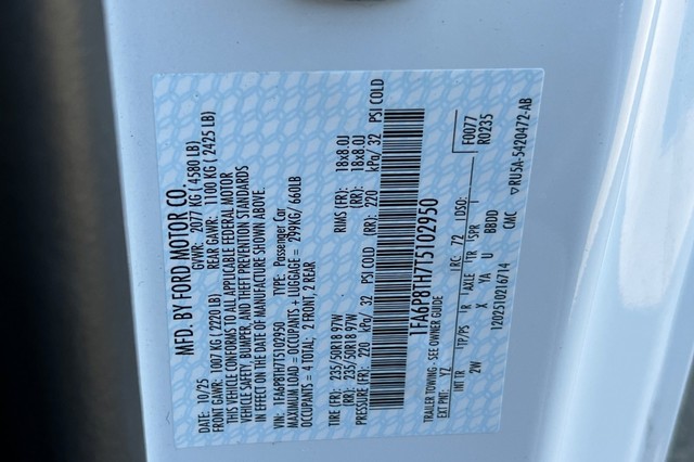 Ford Mustang Vehicle Full-screen Gallery Image 31