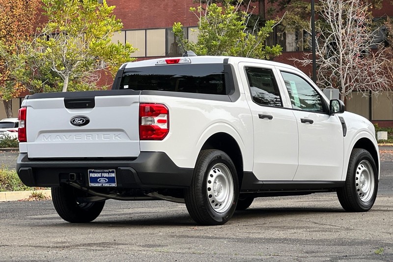 Ford Maverick Vehicle Full-screen Gallery Image 03