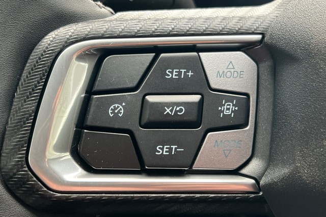 Ford Mustang Vehicle Full-screen Gallery Image 24