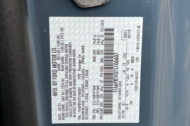 Ford Mustang Vehicle Full-screen Gallery Image 31