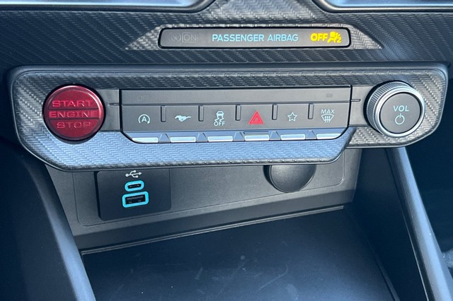 Ford Mustang Vehicle Full-screen Gallery Image 20