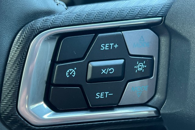 Ford Mustang Vehicle Full-screen Gallery Image 24