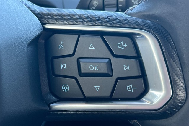 Ford Mustang Vehicle Full-screen Gallery Image 25