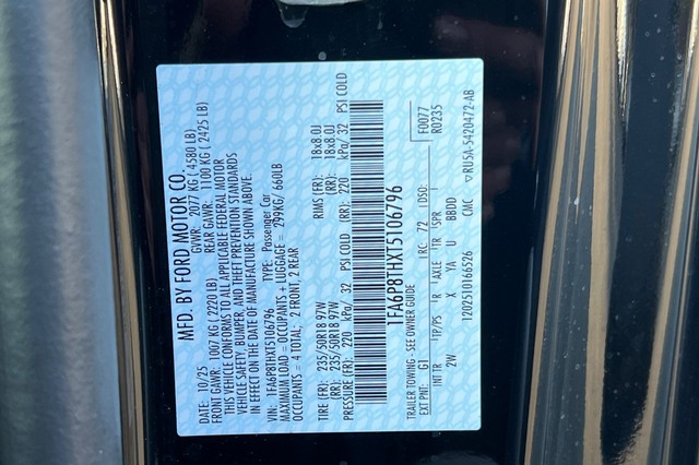 Ford Mustang Vehicle Full-screen Gallery Image 31