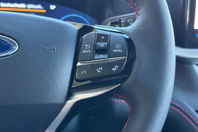 Ford Explorer Vehicle Full-screen Gallery Image 30