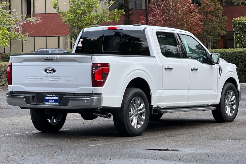 Ford F-150 Vehicle Full-screen Gallery Image 03
