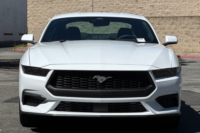 Ford Mustang Vehicle Full-screen Gallery Image 08