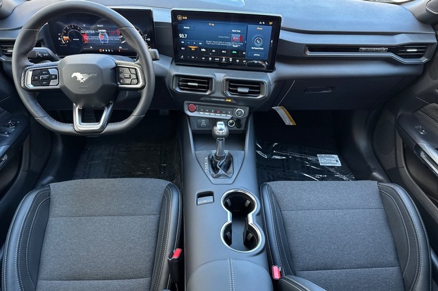 Ford Mustang Vehicle Full-screen Gallery Image 14