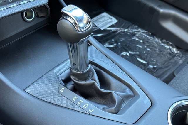 Ford Mustang Vehicle Full-screen Gallery Image 22