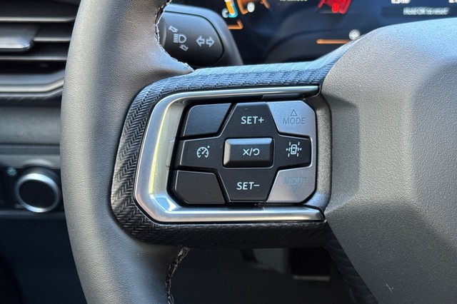 Ford Mustang Vehicle Full-screen Gallery Image 25