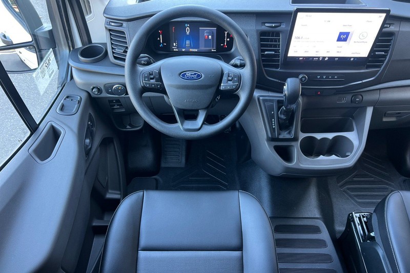 Ford Transit-150 Vehicle Full-screen Gallery Image 13