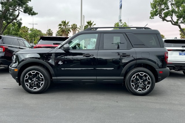 Ford Bronco Sport Vehicle Full-screen Gallery Image 06