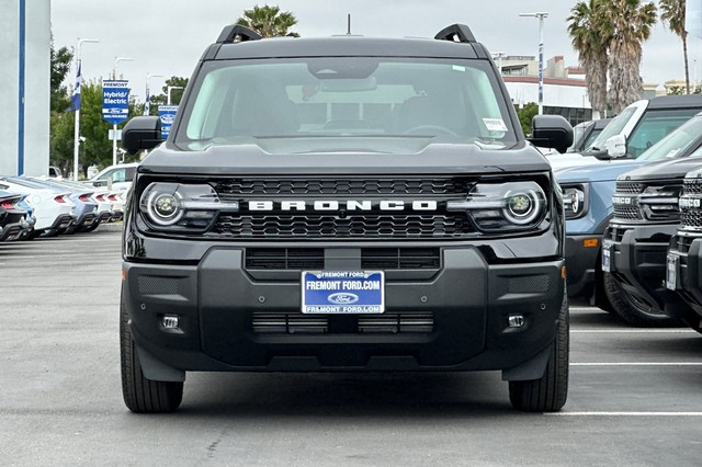 Ford Bronco Sport Vehicle Full-screen Gallery Image 08