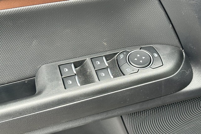 Ford Bronco Sport Vehicle Full-screen Gallery Image 11