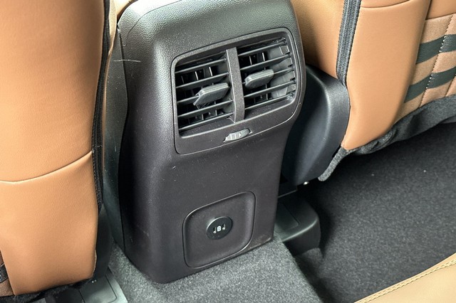 Ford Bronco Sport Vehicle Full-screen Gallery Image 13