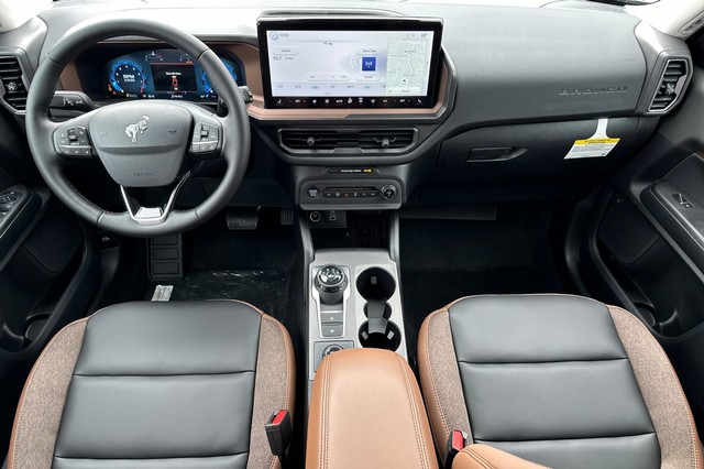 Ford Bronco Sport Vehicle Full-screen Gallery Image 14