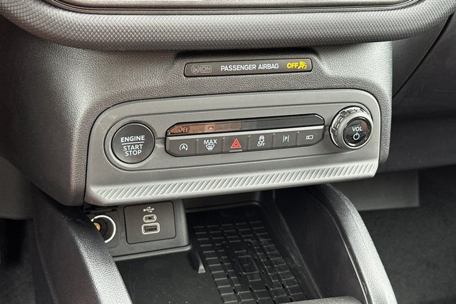 Ford Bronco Sport Vehicle Full-screen Gallery Image 24